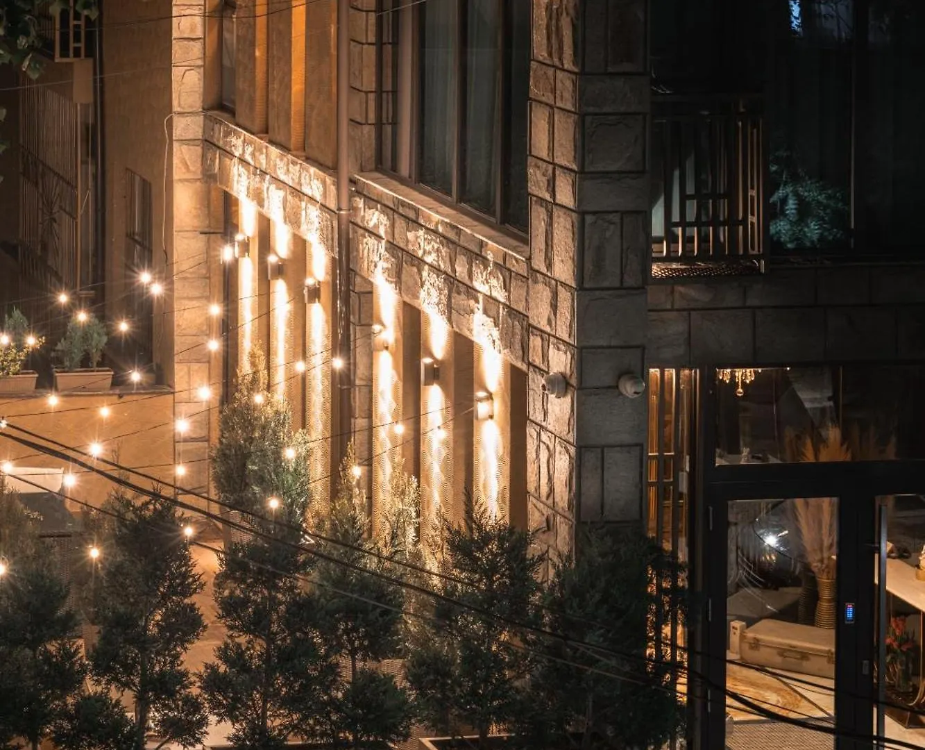 Hidden Bank: Pearls Hotel Plovdiv 0*,